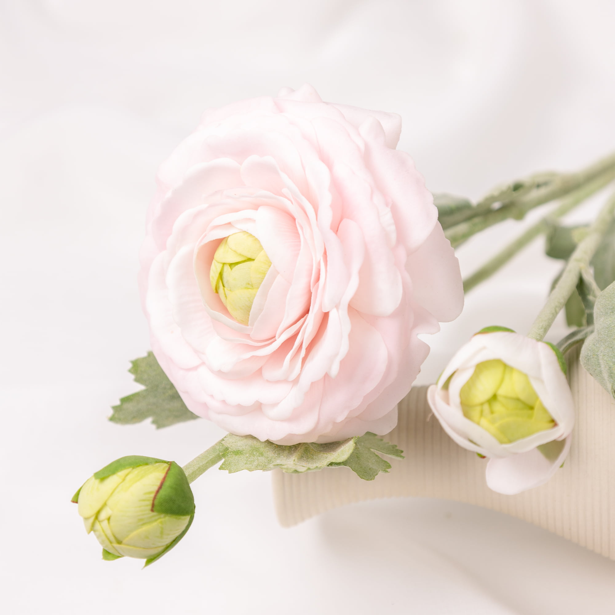 49cm Real-Touch 3 Heads Annie Ranunculus Spray