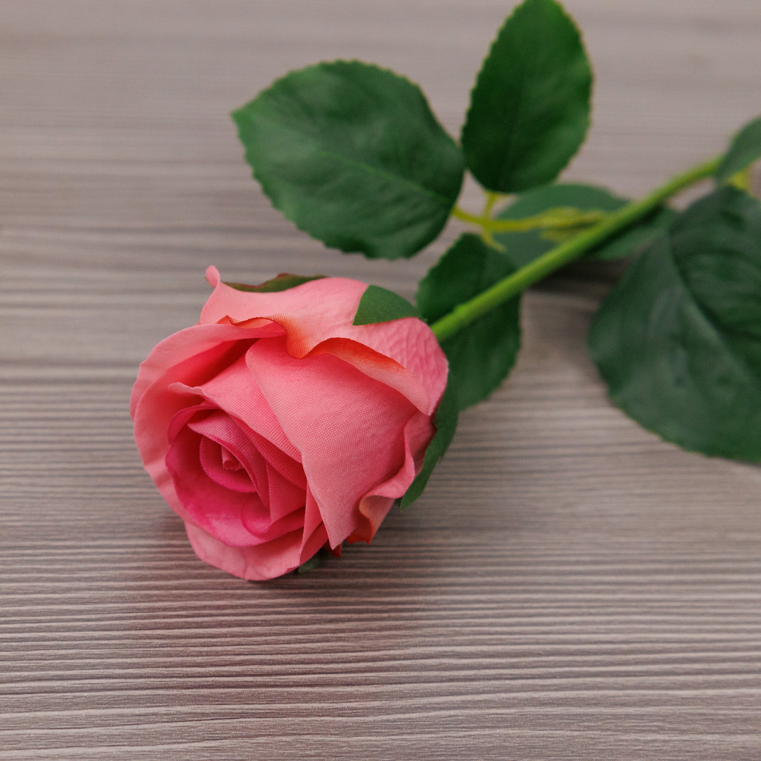 44cm Real-Touch Luna Rose Stem