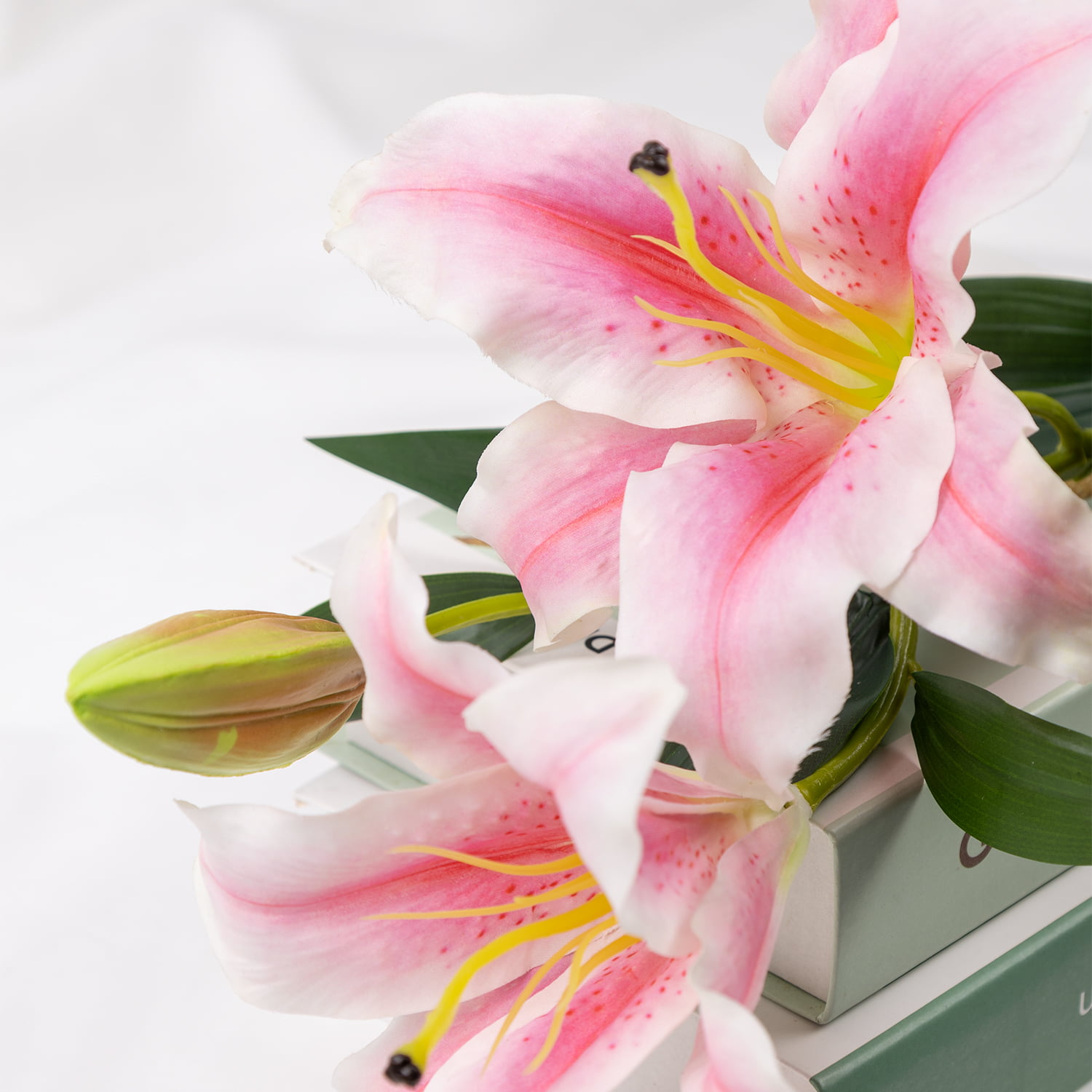 82cm Real-Touch 3 Heads Lily Spray