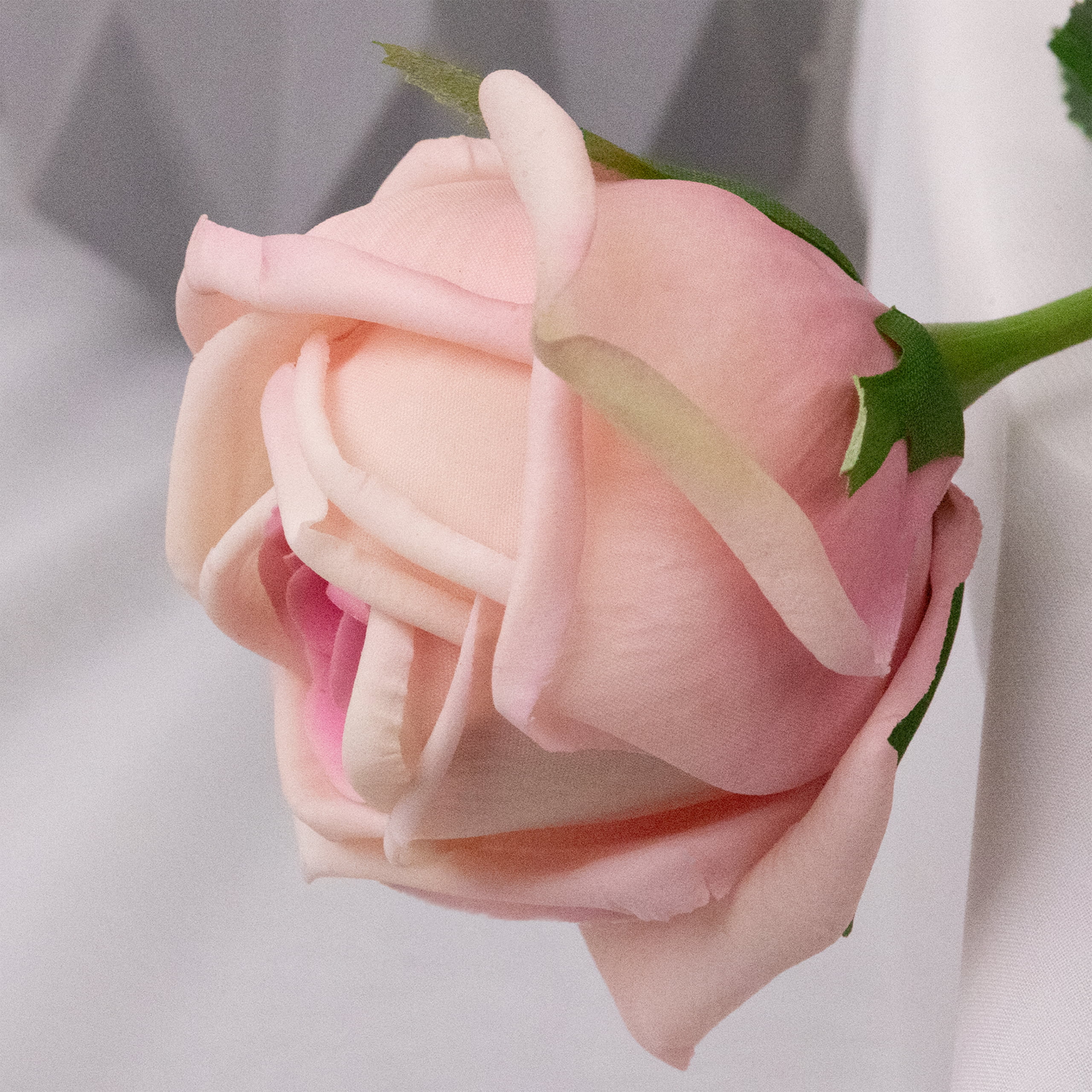 46cm Real-Touch Sarah Rose Stem