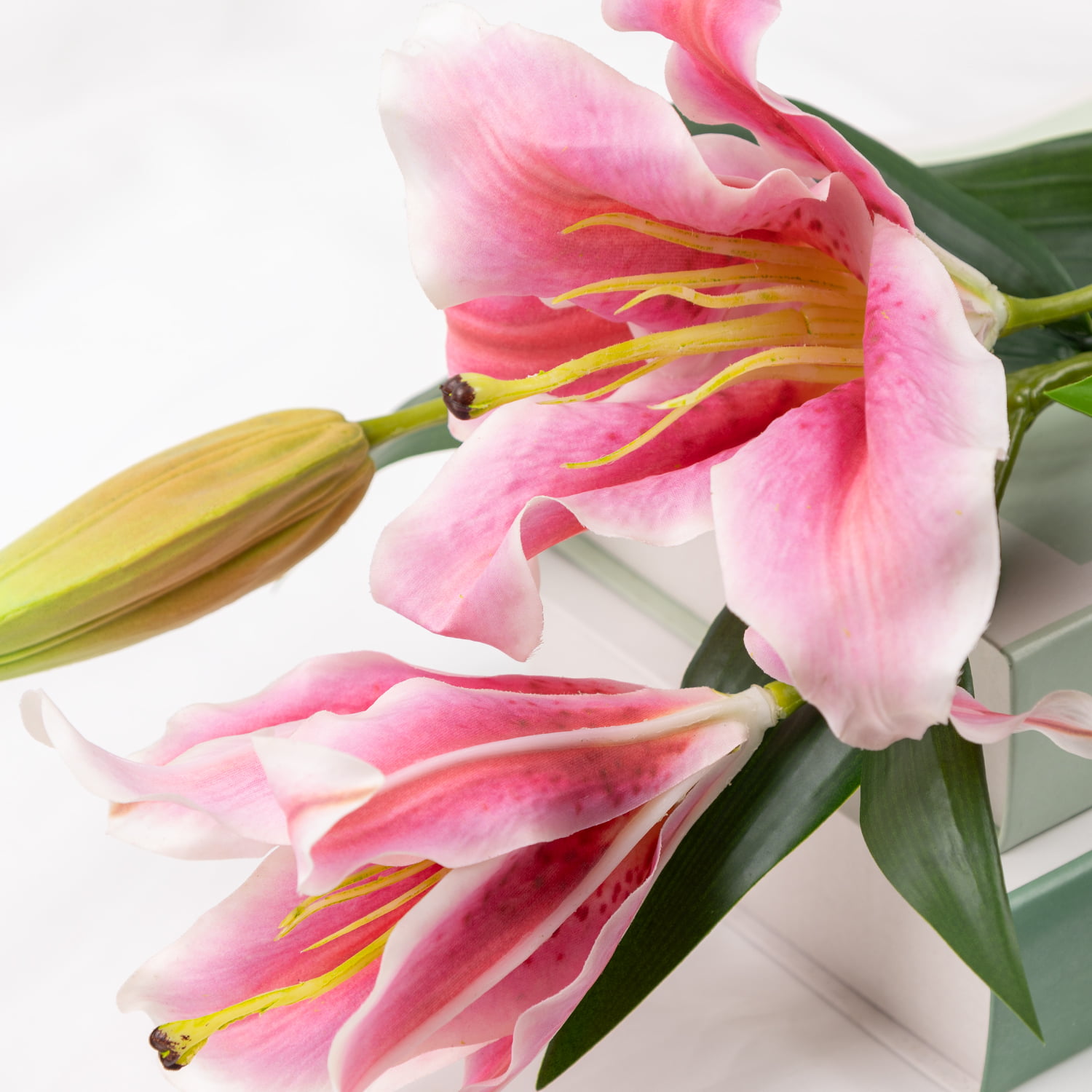 82cm Real-Touch 3 Heads Lily Spray